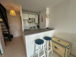 Genévriers - T2 - Terrasse - piscine - Parking