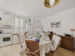 Plein centre pour 5 avec terrasse - 200m plage