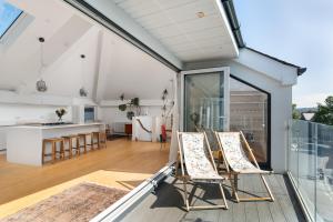 Stunning new 4 bed Penzance town Loft with parking
