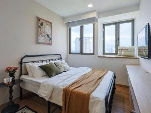KL Sentral city retreats with KLCC views
