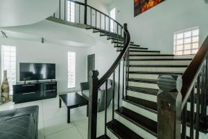 Skyfall Private Pool Villa In Rawai