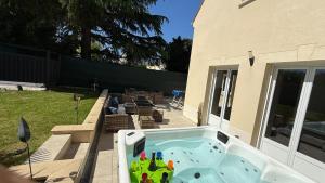 Magnifique Villa avec Spa à COMPIEGNE - Beautiful villa with hot tub, Compiegne