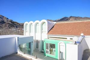 Mini Xiaoyin - Exclusive Courtyard