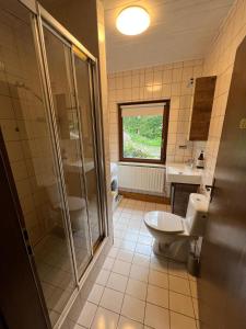 LAKESIDE COTTAGE - Familiy, Golfing & Fishing