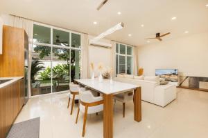 Villa Aura 3BR Private Pool Near Naiharn Beach by TropicLook