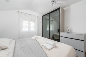 Holiday house Kristina with heated Pool, 10pax