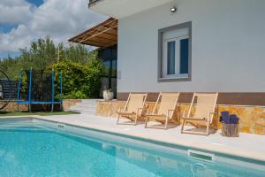 Holiday house Kristina with heated Pool, 10pax