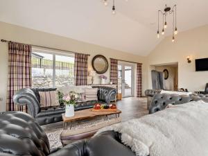4 Bed in Betws-y-coed 60172