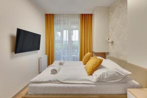 Tre Mare z ogrodem -By the sea by Grand Apartments