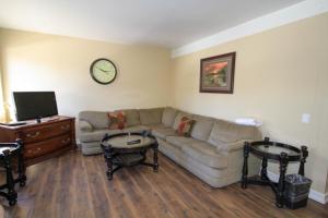 Mammoth Ski Racquet Club 12 - Pet Friendly