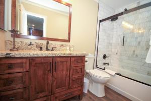 Mammoth Ski Racquet Club 12 - Pet Friendly