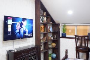 The Rustic Home - Room 3