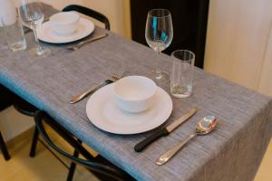 Bright Corner Apartment, Central Location