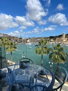 Bay Seafront Apartment