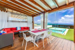 Villa Oasis Beachfront Corralejo By Holidays Home