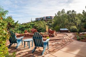 Brewer Road Private Hot Tub Stunning Red Rock Views Modern Southwestern Charm
