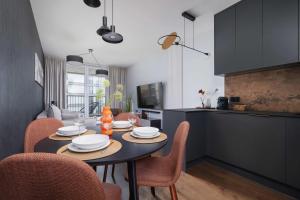 Modern & Luxurious Apartment with Balcony & Parking Cracow by Renters Prestige