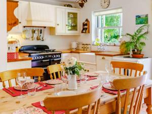 2 Bed in Sway NFL43