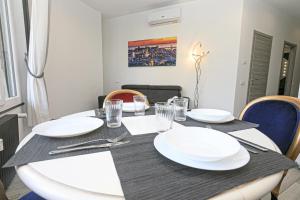 DClass apartments Genova Acquario White