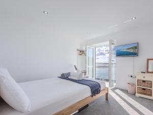 2 Bed in Aberdovey DY037