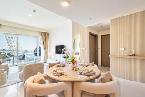 Beachfront 1BR Grand Bleu Modern Living