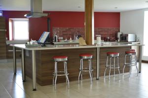 Fantastic Holiday Home 5 ensuite bedrooms Pool No Pets