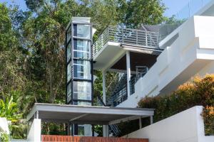 Amor Primero - sea view pool villa with maid