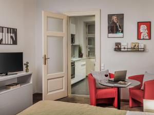 4 Arts Apartments by Adrez