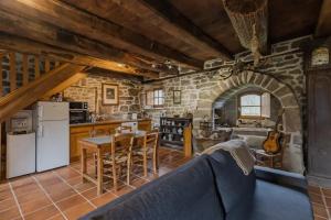 Maisons de vacances Maison en granite typique a Chaumeil avec cheminee : photos des chambres