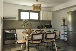 Binios Villa - private pool, walking distance from the Beach