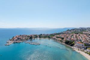 Sea View Luxury Rooms Seven of Nine