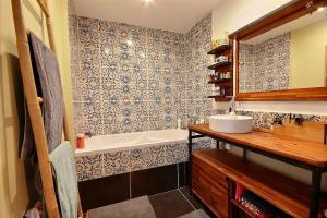 Cassis Centre, proximité port, plages et calanques