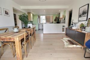 Cassis Centre, proximité port, plages et calanques