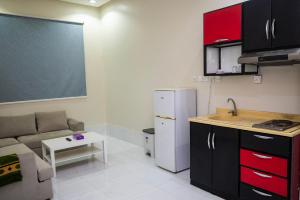 شقق أهلين خمسة للشقق المخدومة