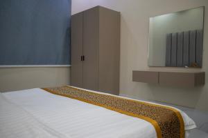 شقق أهلين خمسة للشقق المخدومة