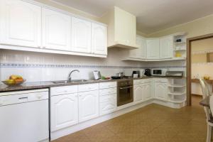 Villa Lurdes by Villa Plus