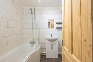 Oyster Cottage by Keepers Cottages