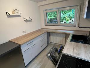 FeWo meisteroffice im Sackgässle, ebenerdige ELW 50qm, Terrasse, vollwertige Küche, Nähe Ulm