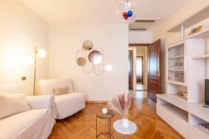 Ubaldi Home - 2 stops from San Pietro