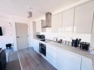 The Hop Store HU1 - Peaceful City Oasis, Parking, Long Stays