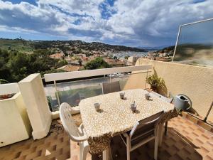 Vue mer, plage à pied – Résidence avec piscine tennis