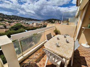 Vue mer, plage à pied – Résidence avec piscine tennis