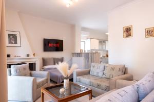 Pyramisa House Free Shuttle From And To Athens Airport