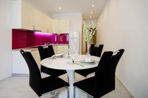 Luxury apartment Lara shared pool