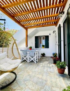 Emanouelas apartment in the center of Adamas