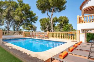 Villa Naranja Blanca by Villa Plus