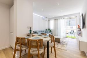 LB Vacation Rentals I Beautiful 2BR Apt, Renovated in 2025, La Croisette, Minutes from Beach and Palais