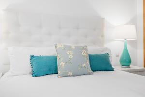 2 Bed Apartment in Benahavis Village