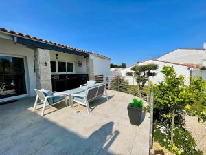 900-D La Chaumillonière - Modernity, comfort and pool