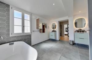 900-D La Chaumillonière - Modernity, comfort and pool